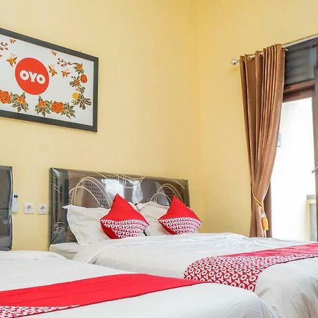 فندق Oyo 643 Al Thalib 8 Syariah مالانغ المظهر الخارجي الصورة